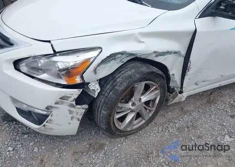 2015 Nissan Altima 2.5 Sv z USA, uszkodzony, nr VIN 1N4AL3AP5FC166911